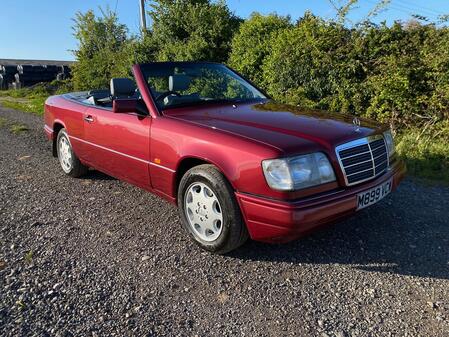 MERCEDES-BENZ E CLASS W124 E220 CABRIOLET 