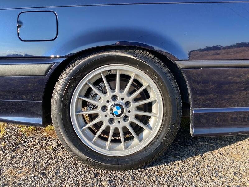 BMW 3 SERIES