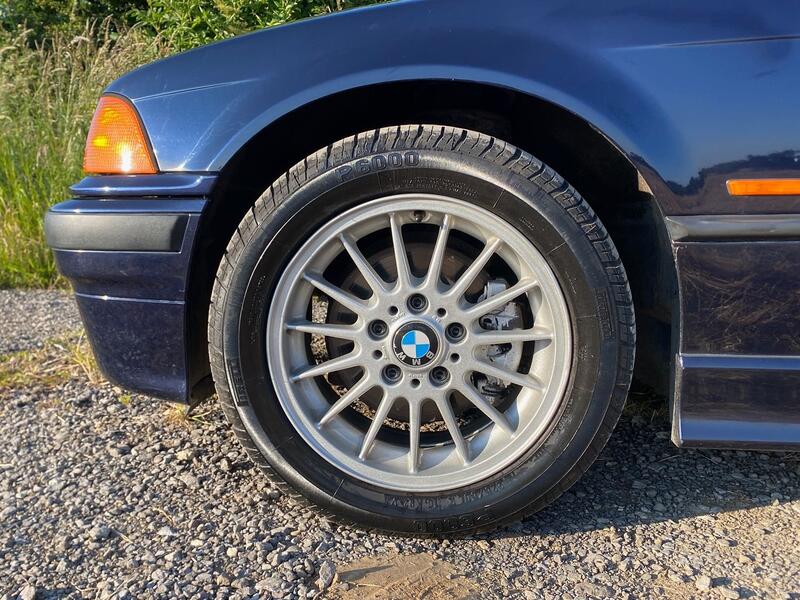 BMW 3 SERIES