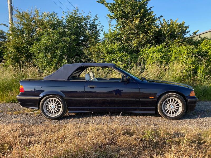 BMW 3 SERIES