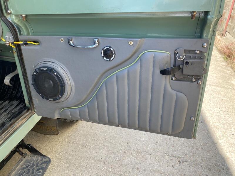 LAND ROVER SERIES III