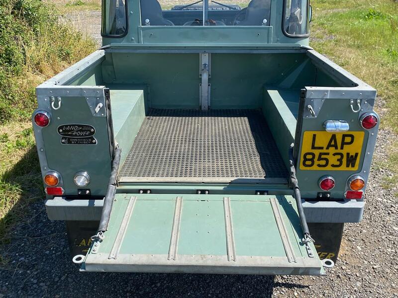 LAND ROVER SERIES III