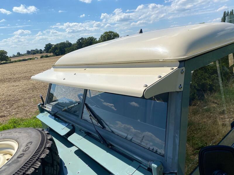 LAND ROVER SERIES III