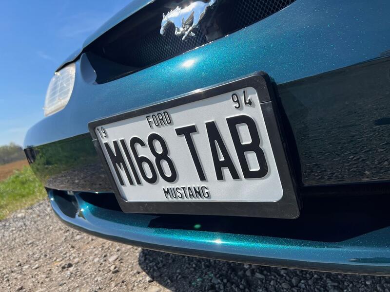 FORD MUSTANG