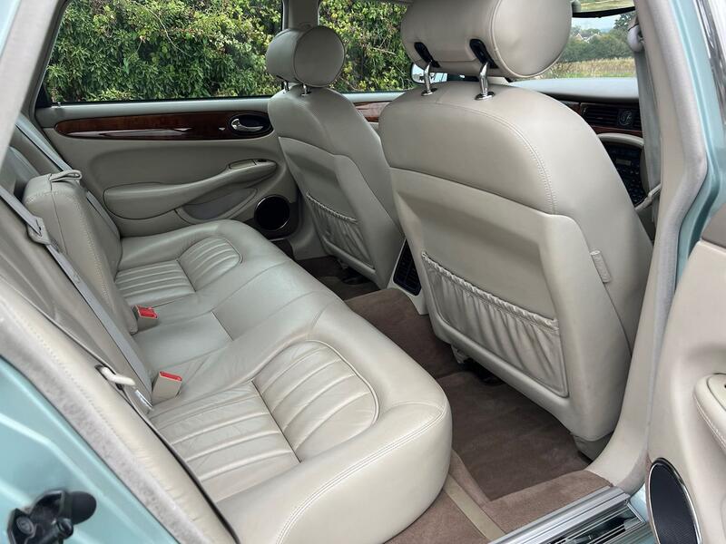 JAGUAR XJ
