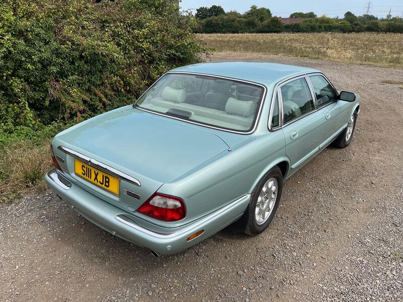 JAGUAR XJ