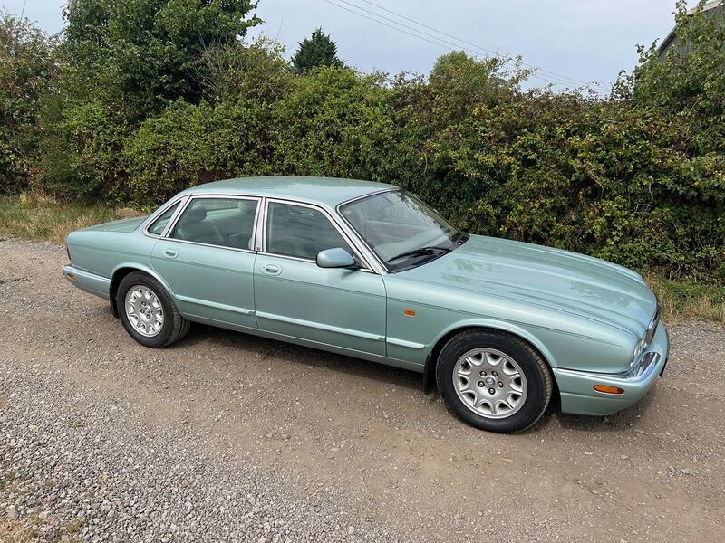 JAGUAR XJ
