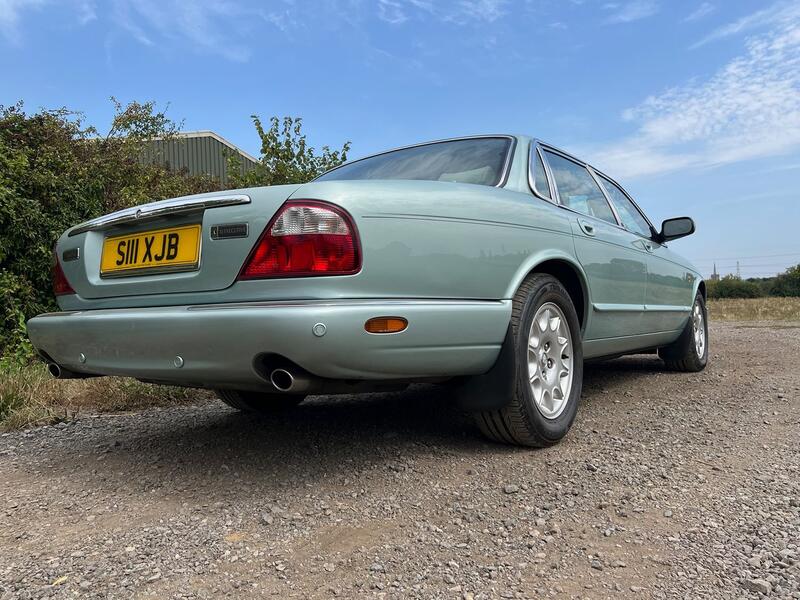 JAGUAR XJ
