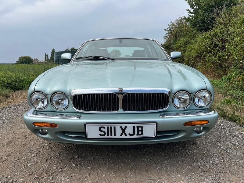 JAGUAR XJ