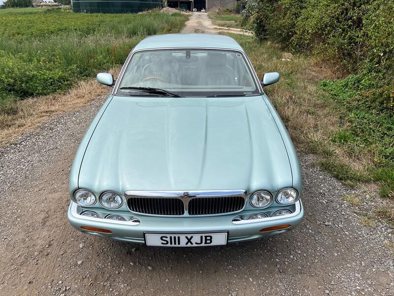 JAGUAR XJ
