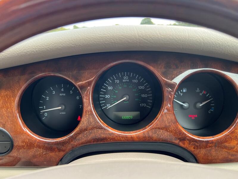 JAGUAR XJ