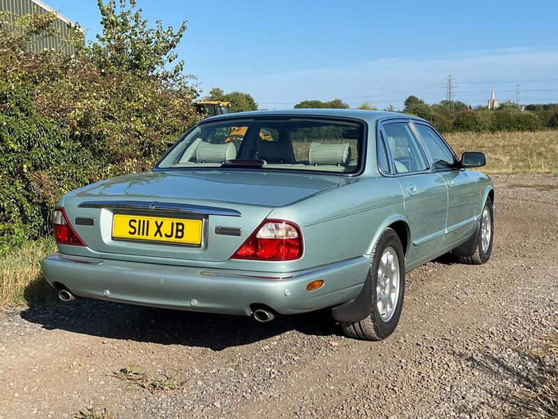 JAGUAR XJ
