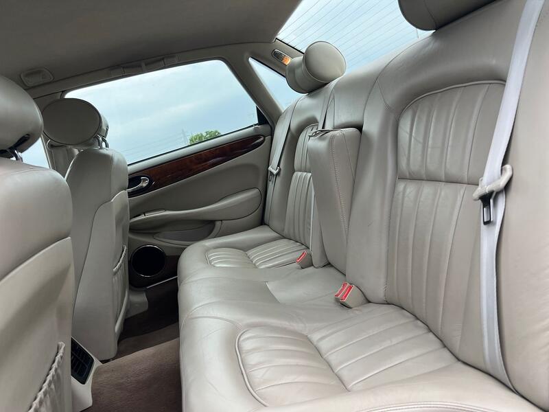 JAGUAR XJ