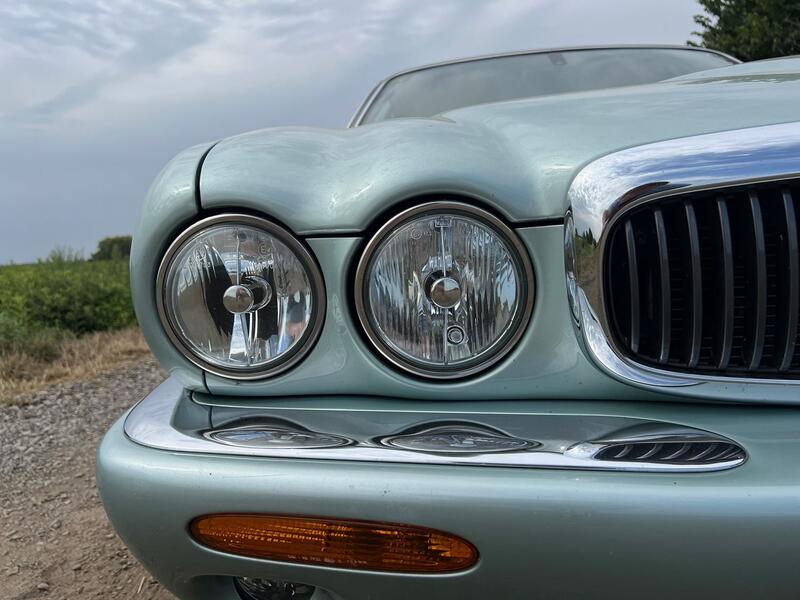 JAGUAR XJ