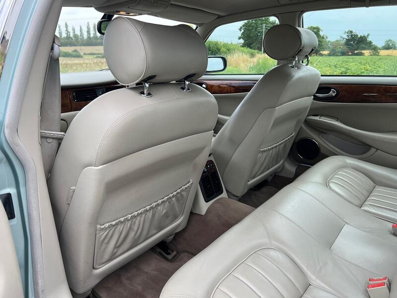 JAGUAR XJ
