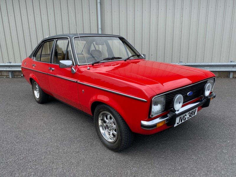 View FORD ESCORT GHIA MK2 1.6 4 DOOR