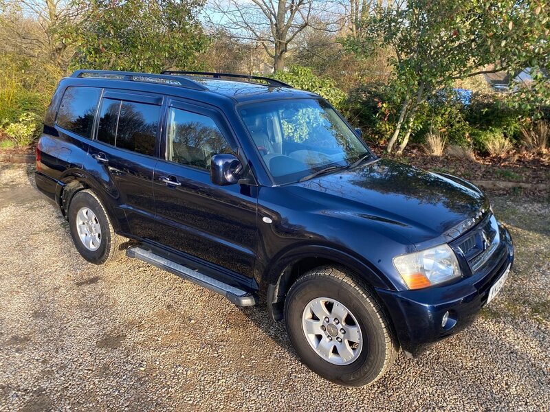 View MITSUBISHI SHOGUN 3.2 DI-D LWB FIELD