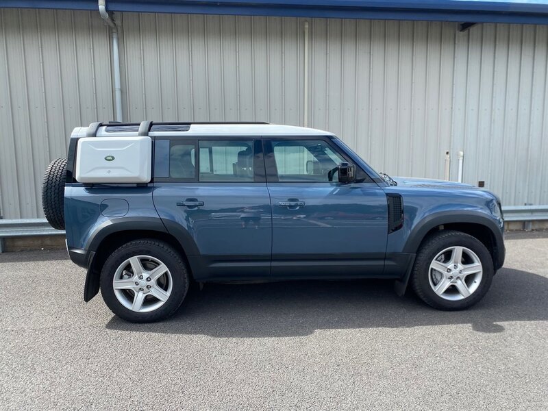 View LAND ROVER DEFENDER 110 3.0 D300 SE MHEV