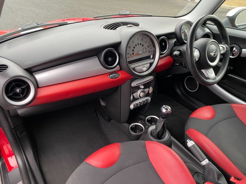 MINI HATCH COOPER