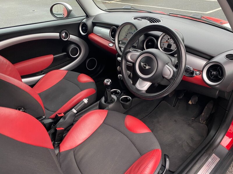 MINI HATCH COOPER