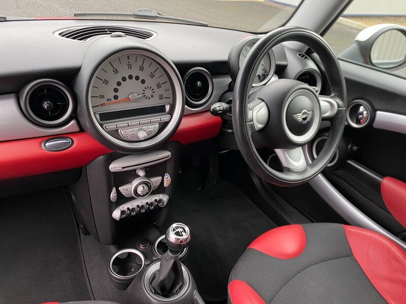 MINI HATCH COOPER