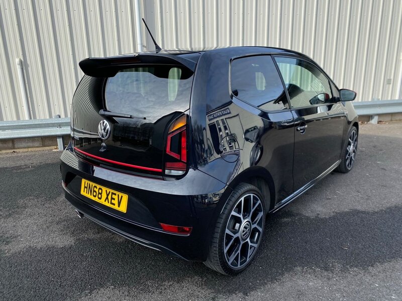 VOLKSWAGEN UP