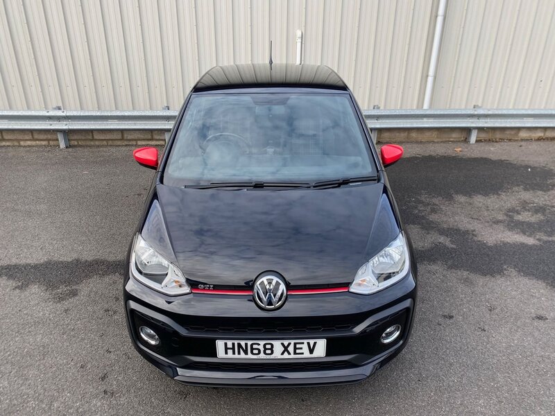 VOLKSWAGEN UP