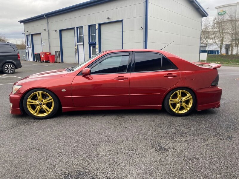 LEXUS IS
