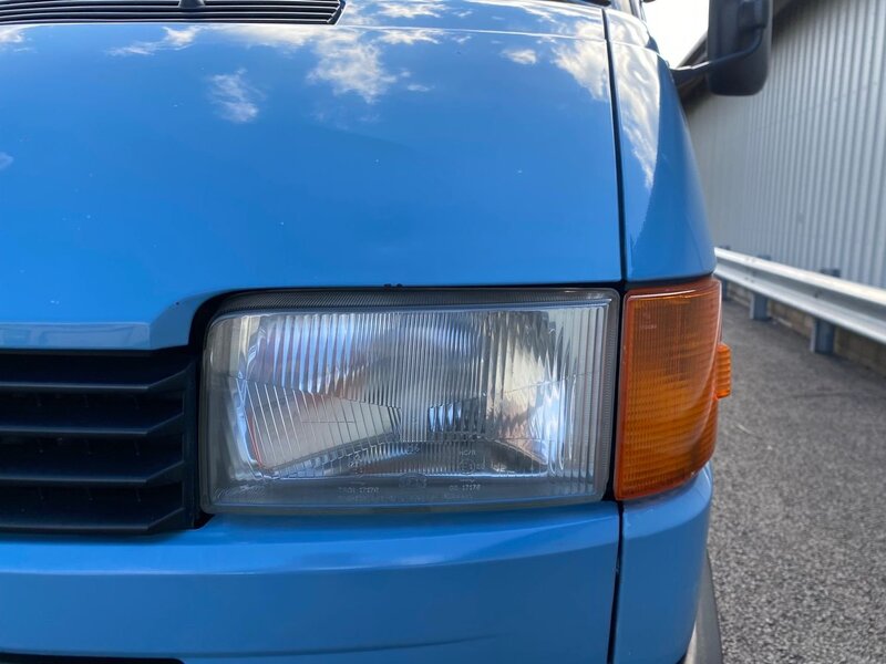 VOLKSWAGEN TRANSPORTER