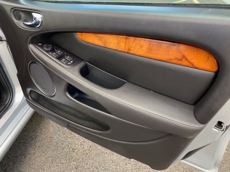JAGUAR X-TYPE