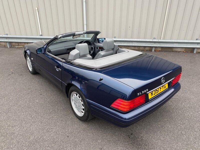 MERCEDES-BENZ SL
