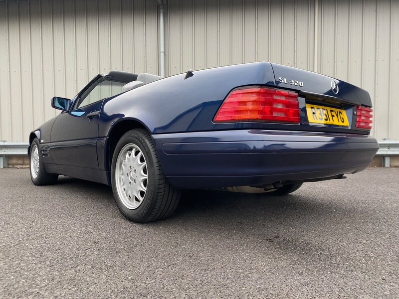 MERCEDES-BENZ SL