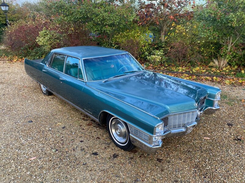 View CADILLAC FLEETWOOD 7.0 V8 SEDAN LHD