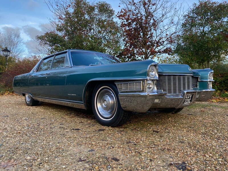 View CADILLAC FLEETWOOD 7.0 V8 SEDAN LHD