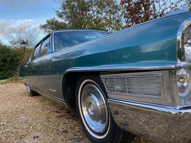 CADILLAC FLEETWOOD