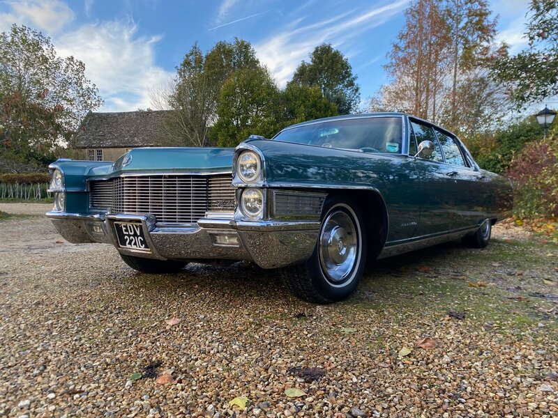 CADILLAC FLEETWOOD