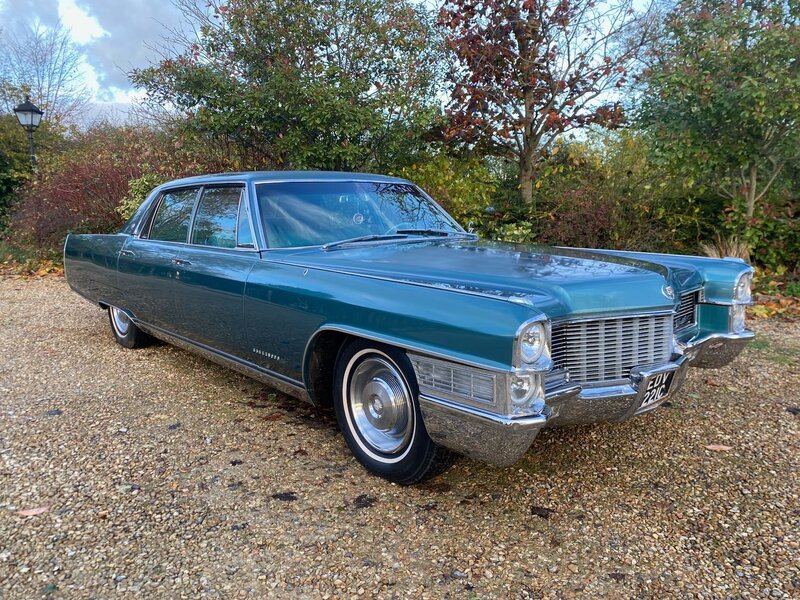 CADILLAC FLEETWOOD