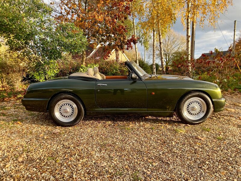 View MG RV8 3.9 ROADSTER