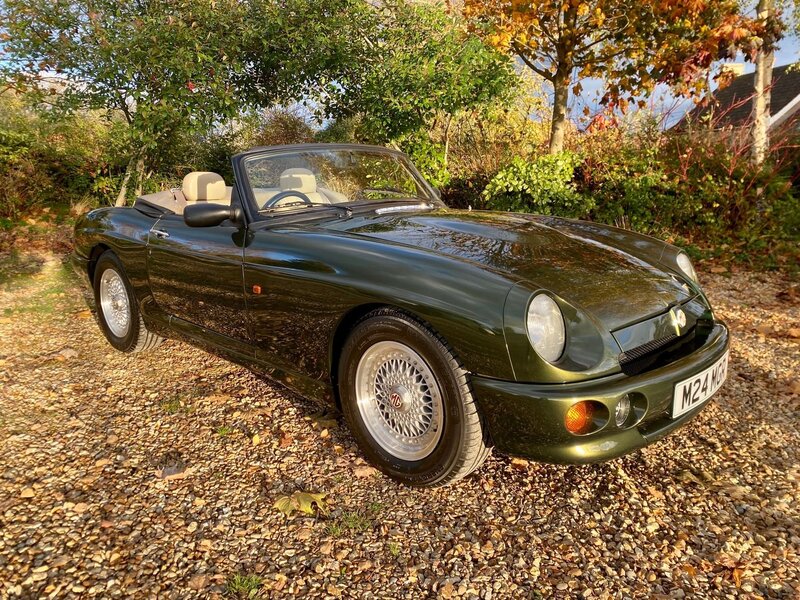 View MG RV8 3.9 ROADSTER