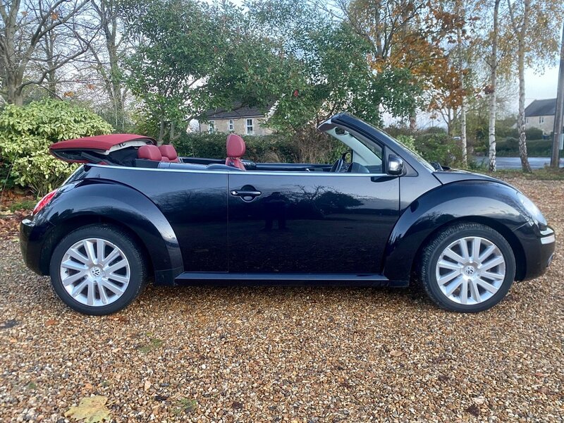 View VOLKSWAGEN BEETLE SOLAR 1.6 CABRIOLET