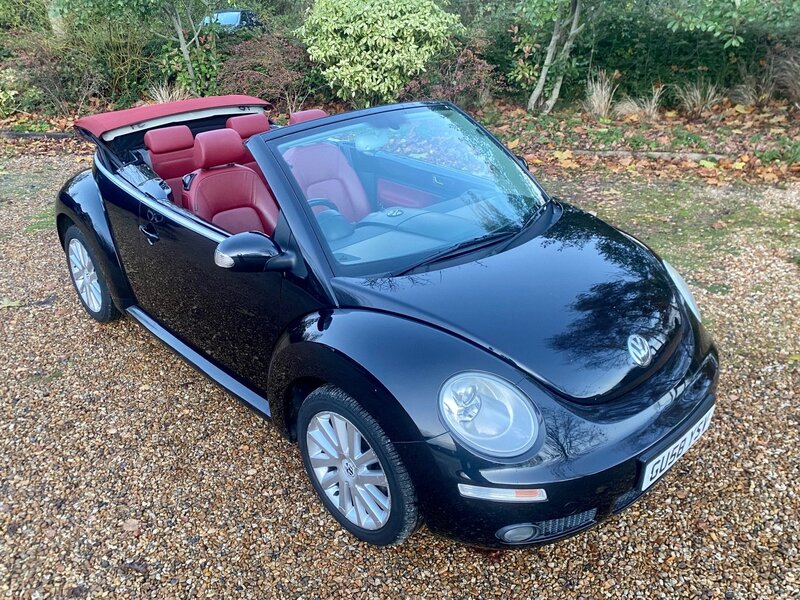 View VOLKSWAGEN BEETLE SOLAR 1.6 CABRIOLET