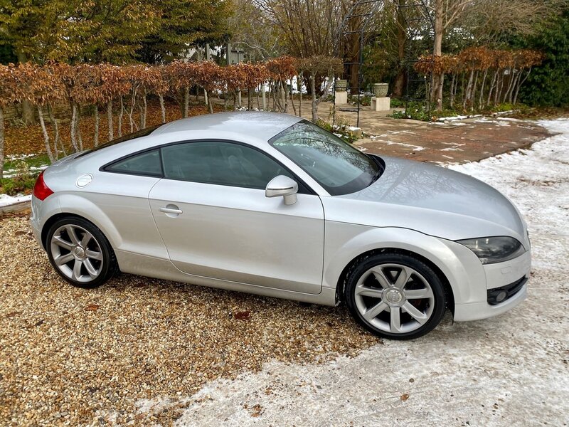 AUDI TT