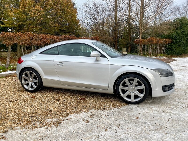 AUDI TT