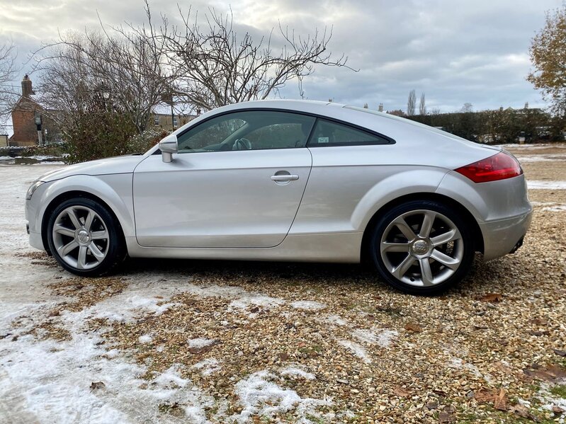 AUDI TT