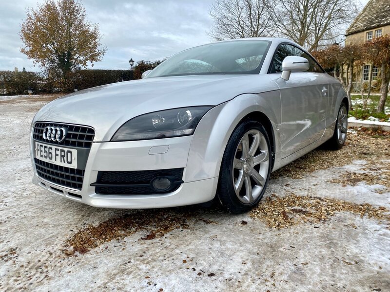 AUDI TT