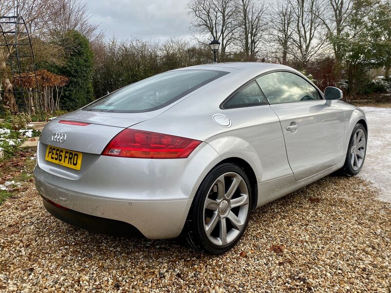 AUDI TT