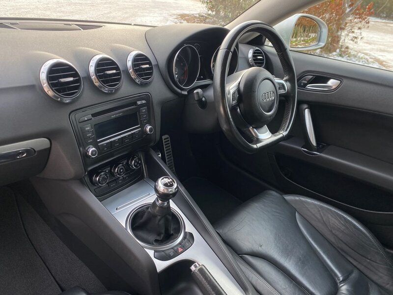 AUDI TT
