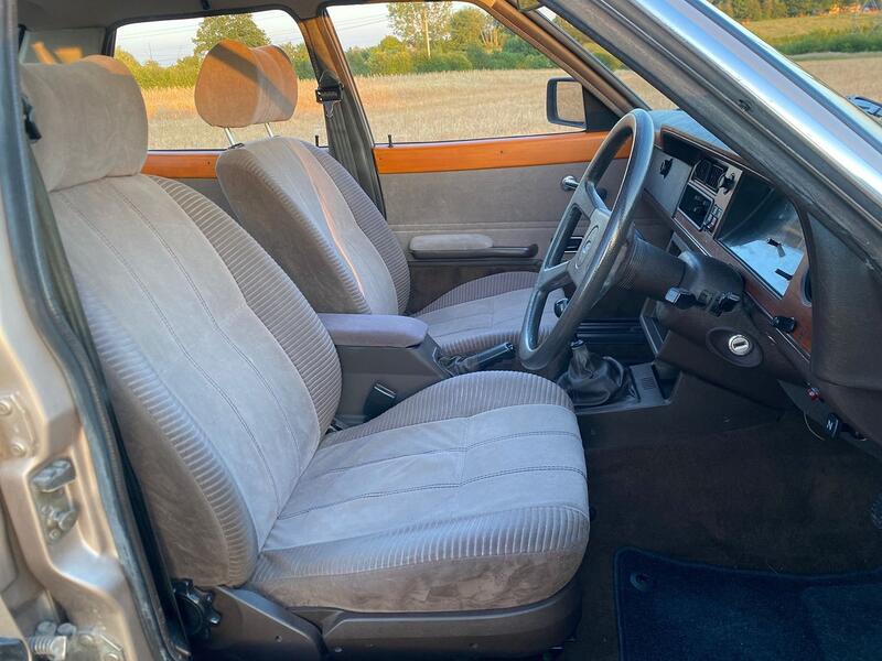 FORD CORTINA
