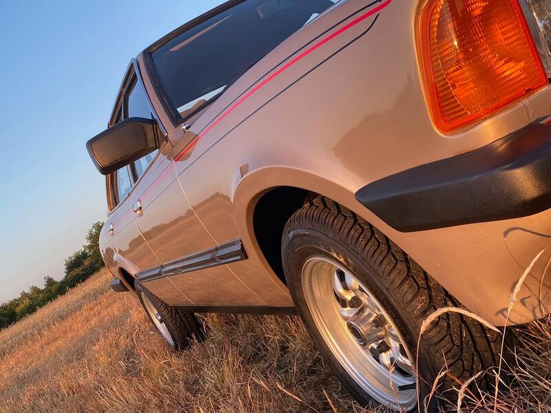 FORD CORTINA