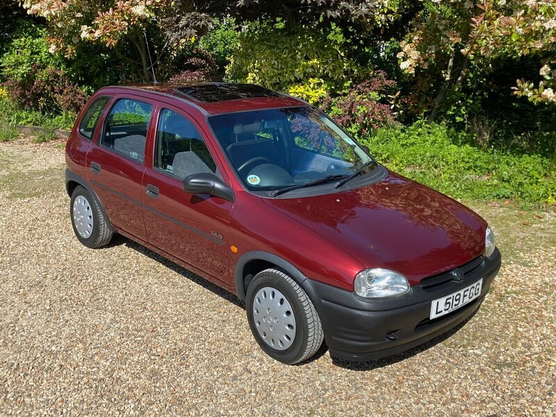 View VAUXHALL CORSA 1.4si GLS